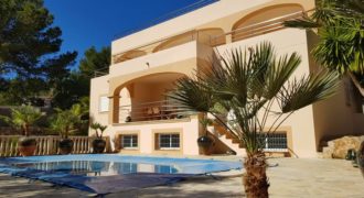 Bonita Villa en Venta – Ports Torrent – San Josep
